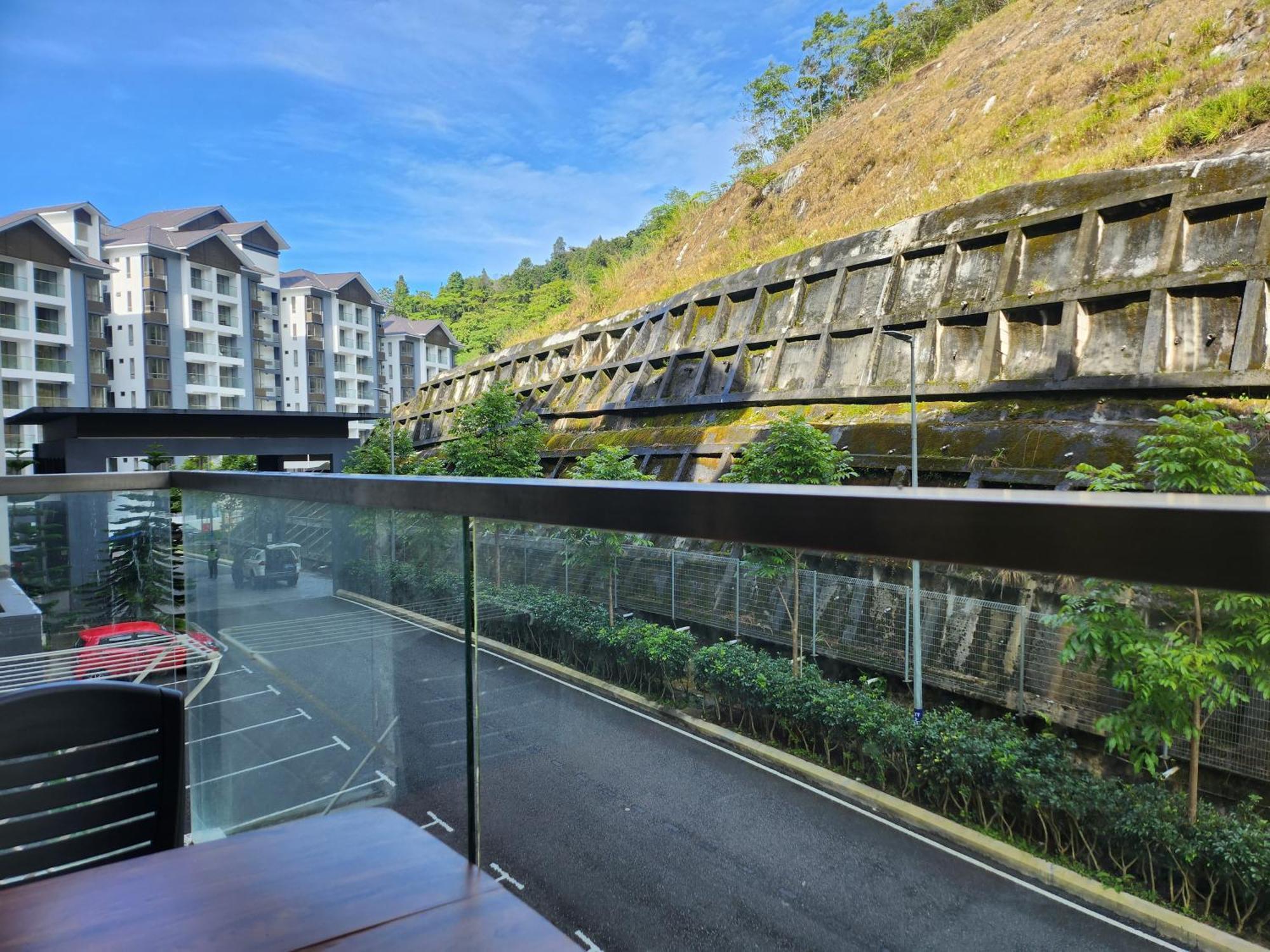 Relax Bear Homestay Tanah Rata Esterno foto